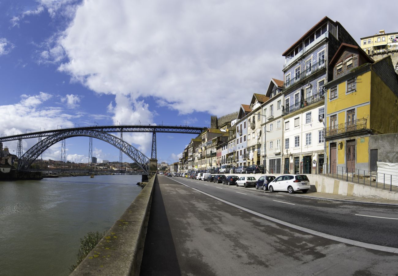 Studio in Porto - D. Maria Pia - River View Open Space Apartment