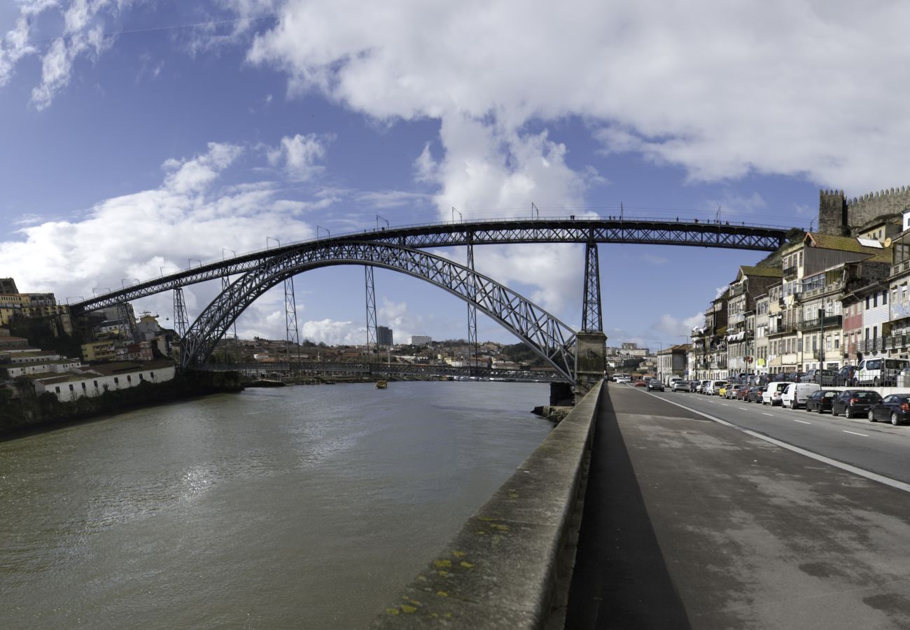 Studio in Porto - D. Maria Pia - River View Open Space Apartment