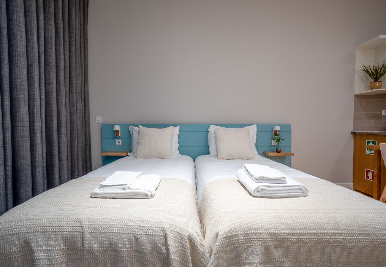 Studio in Porto - Flores Studio - with terrace